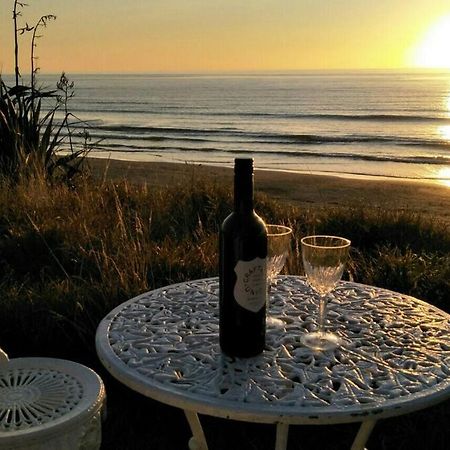 Beachfront Bliss Paraparaumu Luaran gambar