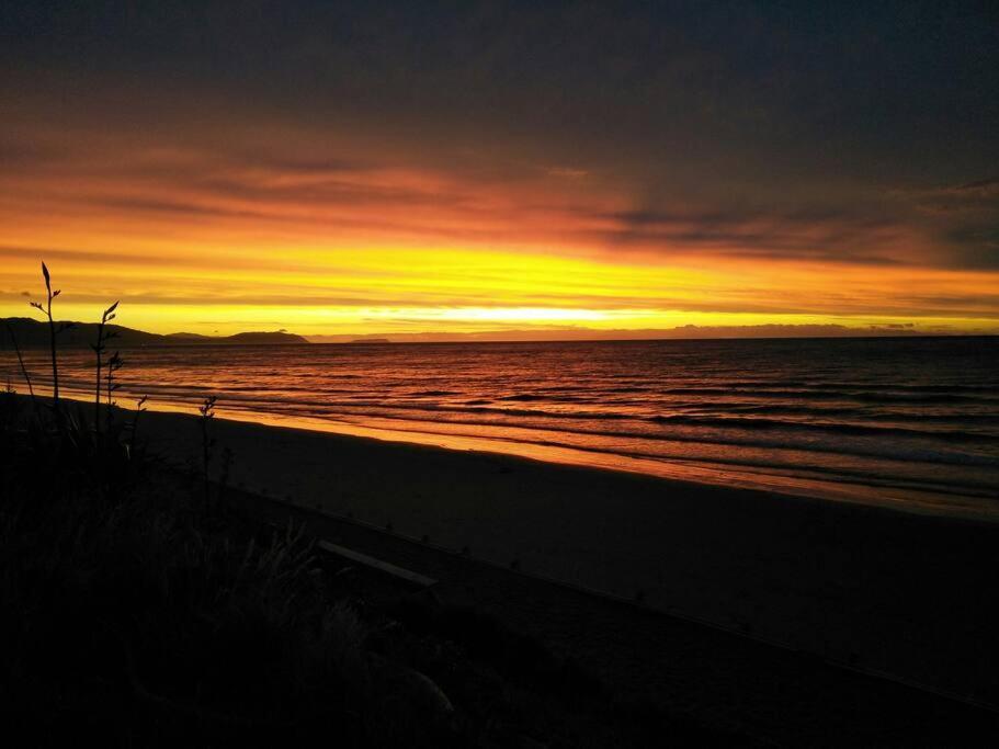 Beachfront Bliss Paraparaumu Luaran gambar