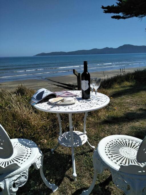 Beachfront Bliss Paraparaumu Luaran gambar