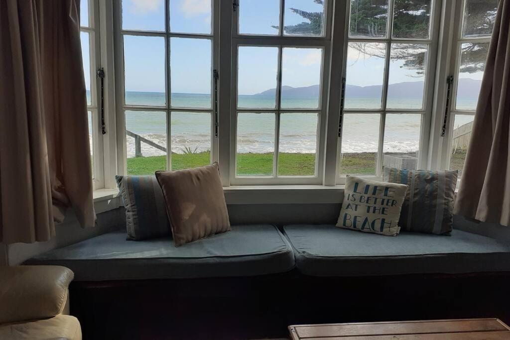 Beachfront Bliss Paraparaumu Luaran gambar