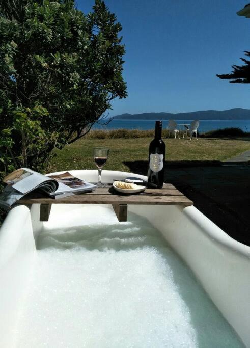 Beachfront Bliss Paraparaumu Luaran gambar