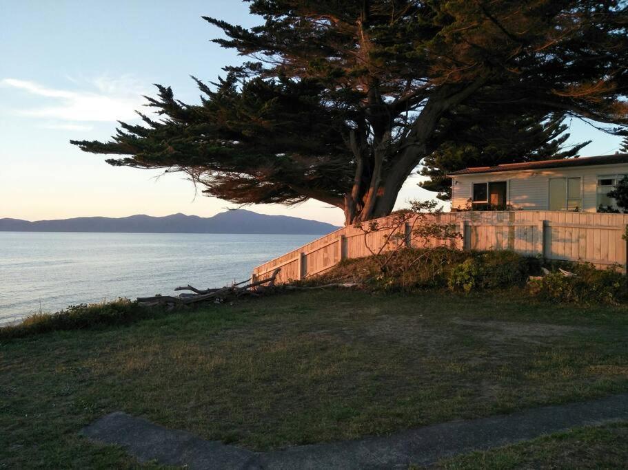 Beachfront Bliss Paraparaumu Luaran gambar