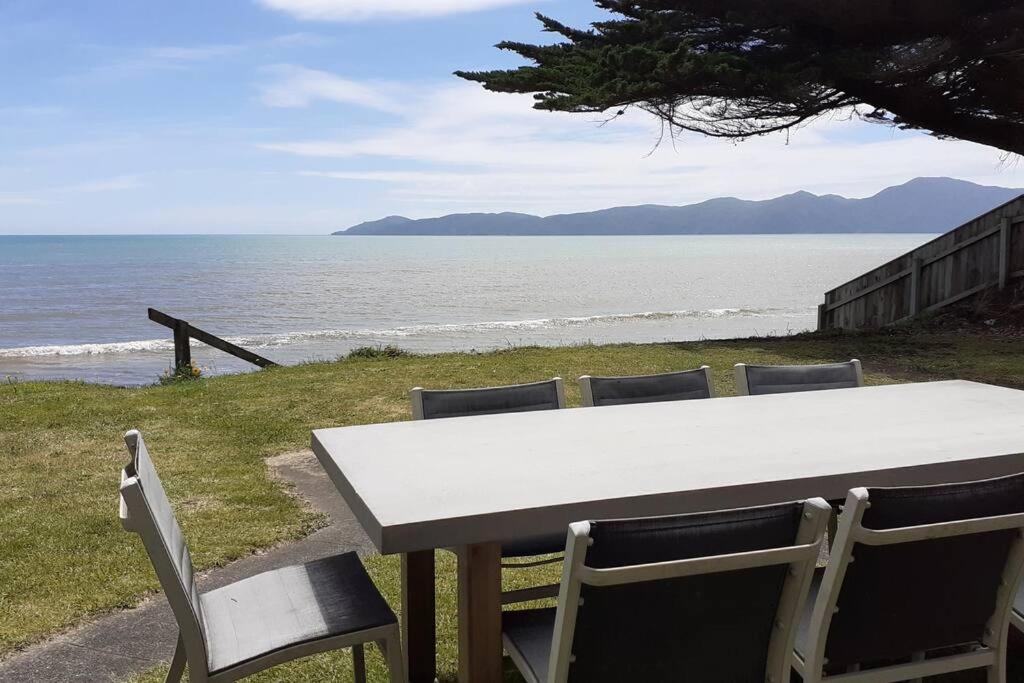 Beachfront Bliss Paraparaumu Luaran gambar