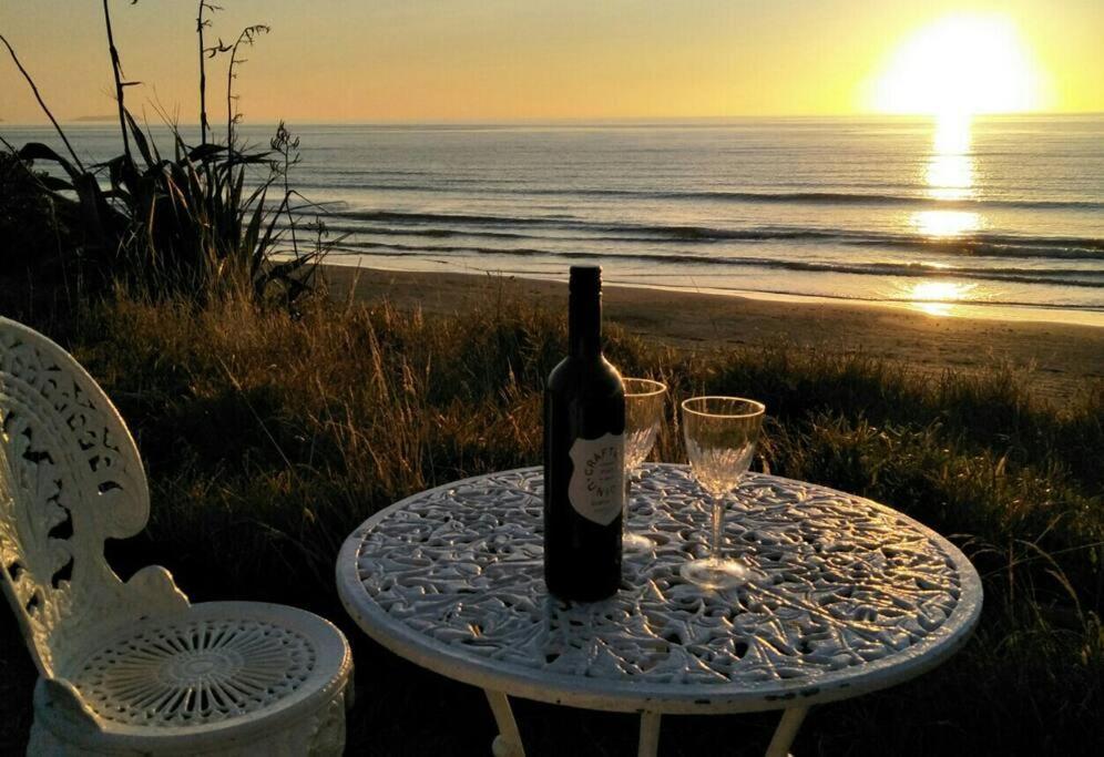 Beachfront Bliss Paraparaumu Luaran gambar